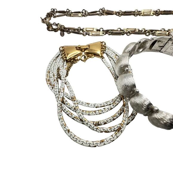 MONET 5 Piece Vintage Jewelry Lot 3 Bracelets 2 Necklaces Silver Tone and White - Picture 6 of 9